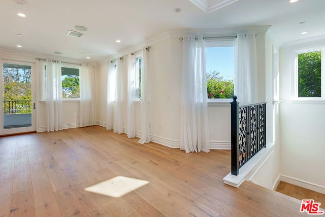 345 S Saltair Avenue, Los Angeles, CA 90049