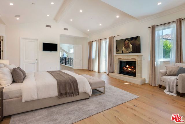 345 S Saltair Avenue, Los Angeles, CA 90049