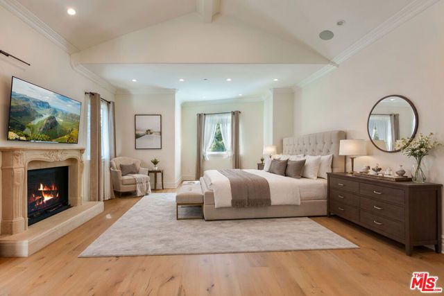 345 S Saltair Avenue, Los Angeles, CA 90049