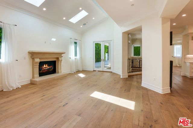 345 S Saltair Avenue, Los Angeles, CA 90049