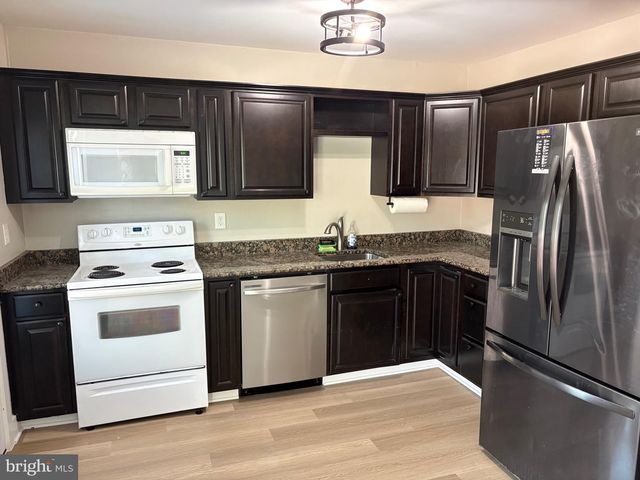 1054 SAYBROOK HARBOUR, Pasadena, MD 21122
