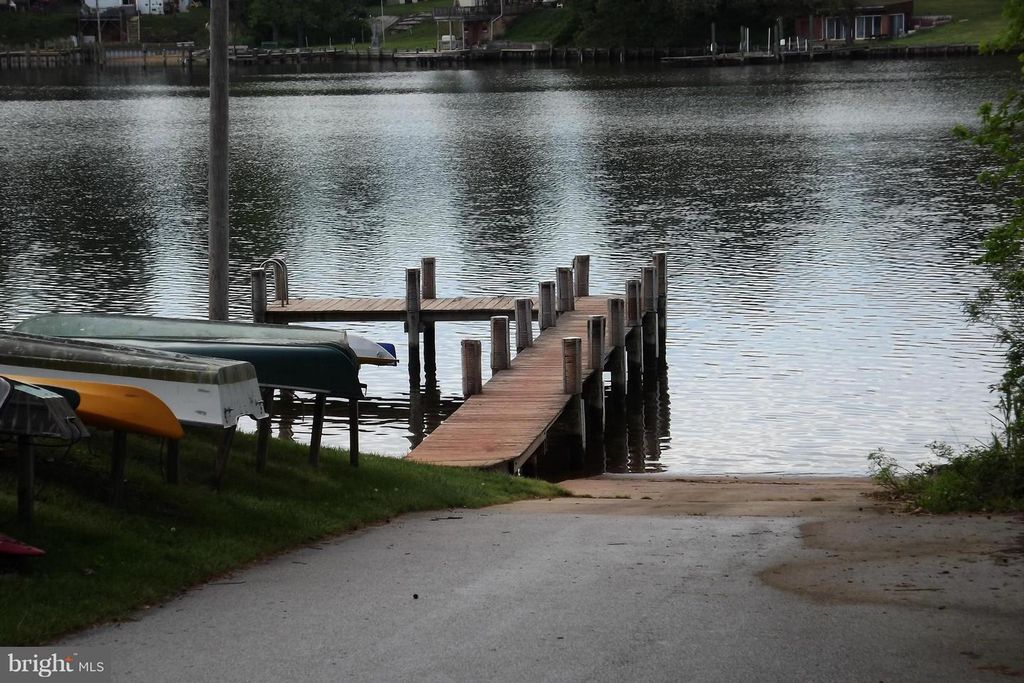 Image 22 of property listing at 1054 SAYBROOK HARBOUR, Pasadena, MD 21122