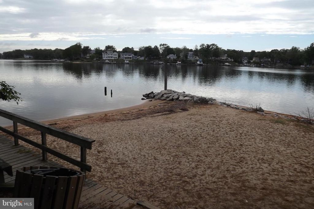 Image 23 of property listing at 1054 SAYBROOK HARBOUR, Pasadena, MD 21122