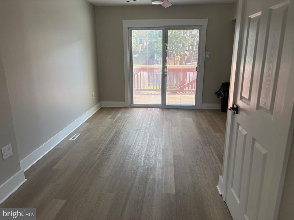 Image 3 of property listing at 1054 SAYBROOK HARBOUR, Pasadena, MD 21122