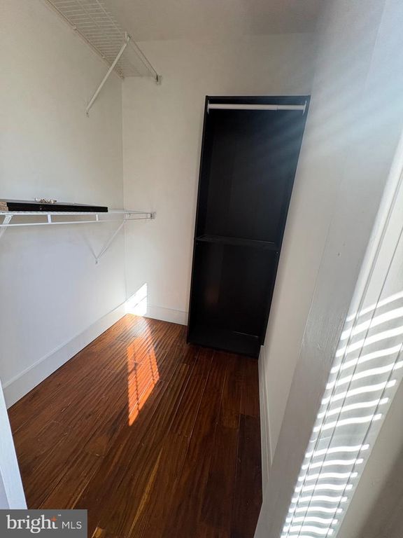 Image 8 of property listing at 1054 SAYBROOK HARBOUR, Pasadena, MD 21122