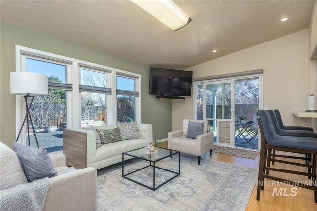 8688 W Mediterranean Ct, Boise, ID 83709