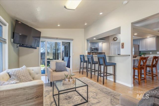 8688 W Mediterranean Ct, Boise, ID 83709