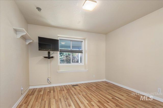 8688 W Mediterranean Ct, Boise, ID 83709