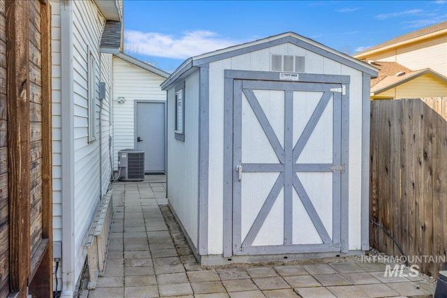 8688 W Mediterranean Ct, Boise, ID 83709