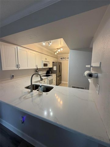 3024 BONAVENTURE CIRCLE 204, Palm Harbor, FL 34684