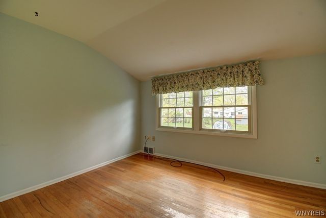49 Chestnut Hill Lane, Amherst, NY 14221