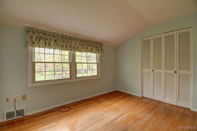 49 Chestnut Hill Lane, Amherst, NY 14221