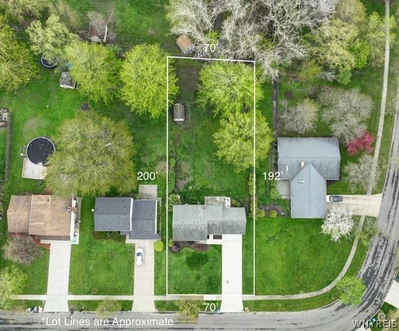 49 Chestnut Hill Lane, Amherst, NY 14221