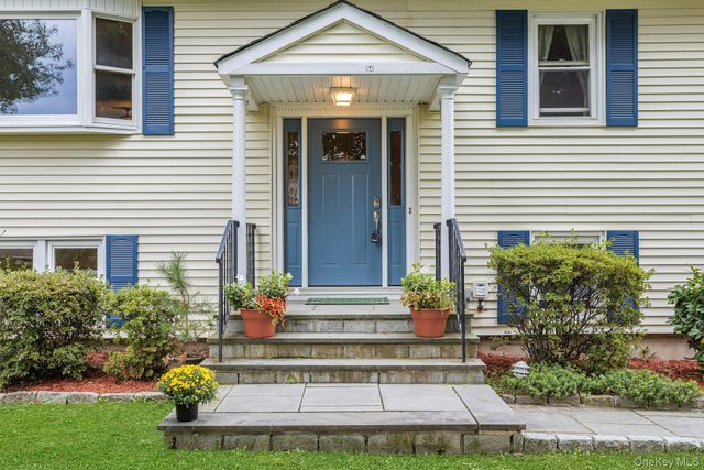 94 Overlook Drive, Mahopac, NY 10541