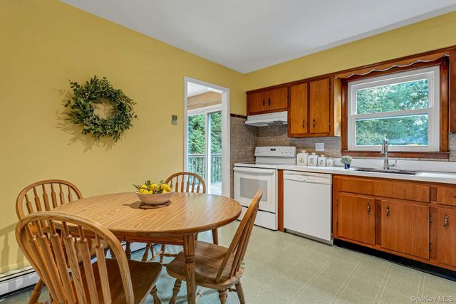 94 Overlook Drive, Mahopac, NY 10541