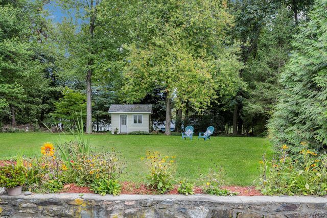 94 Overlook Drive, Mahopac, NY 10541