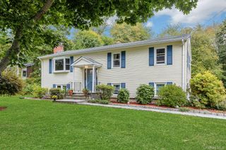 94 Overlook Drive, Mahopac, NY 10541