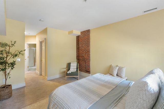 7 Chester Rd Unit 209, Derry, NH 03038