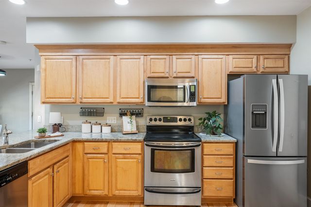 7 Chester Rd Unit 209, Derry, NH 03038