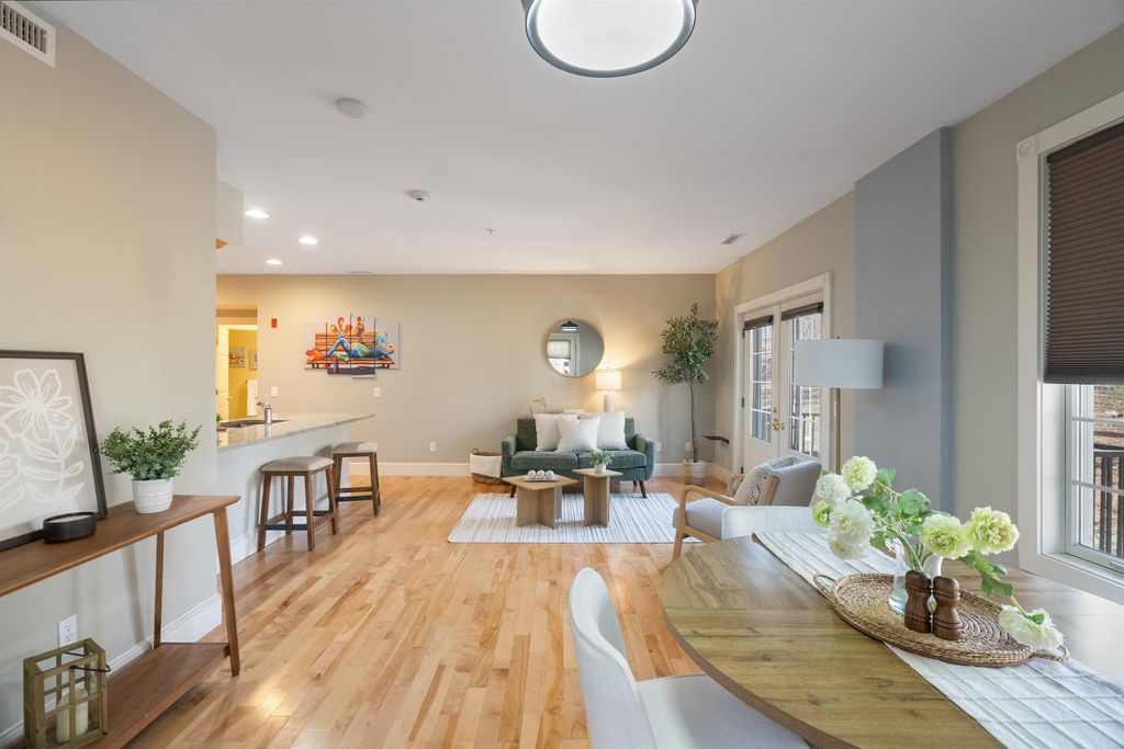 7 Chester Rd Unit 209, Derry, NH 03038