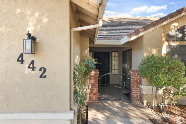 442 Evergreen Dr, Lodi, CA 95242