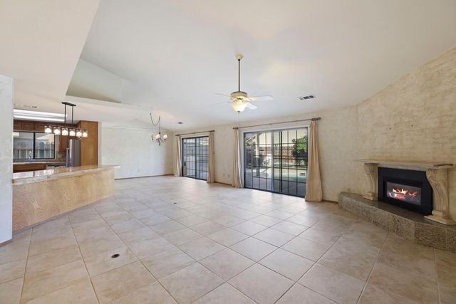 442 Evergreen Dr, Lodi, CA 95242