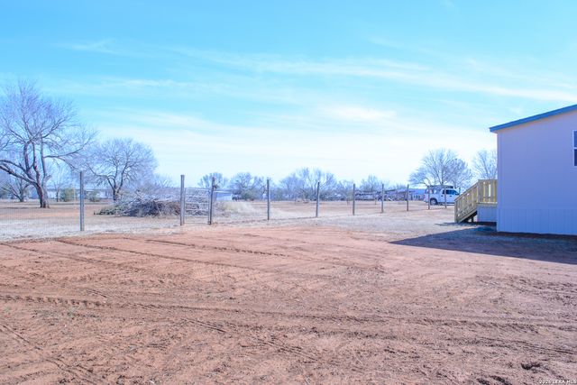 290 Crestfield, Pleasanton, TX 78064