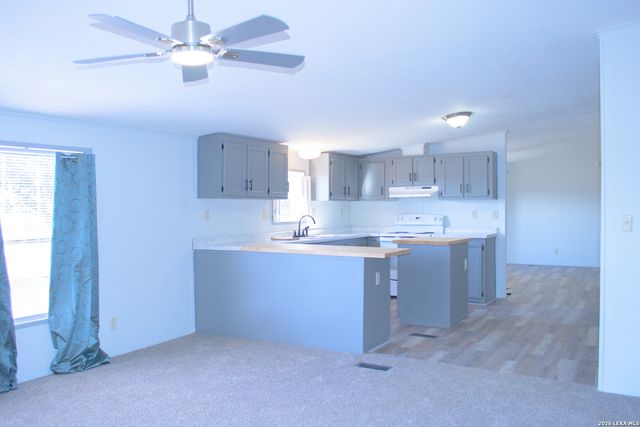 290 Crestfield, Pleasanton, TX 78064