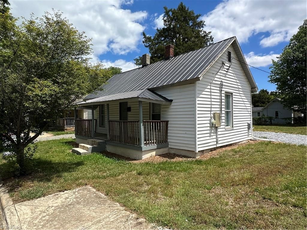 2725 Urban Street, Winston-salem, NC 27107