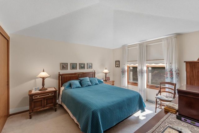 8827 W Knoll COURT, Franklin, WI 53132