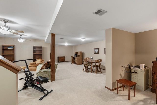 8827 W Knoll COURT, Franklin, WI 53132