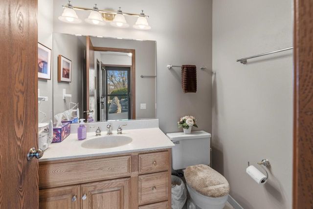 8827 W Knoll COURT, Franklin, WI 53132