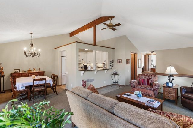 8827 W Knoll COURT, Franklin, WI 53132