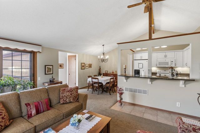 8827 W Knoll COURT, Franklin, WI 53132