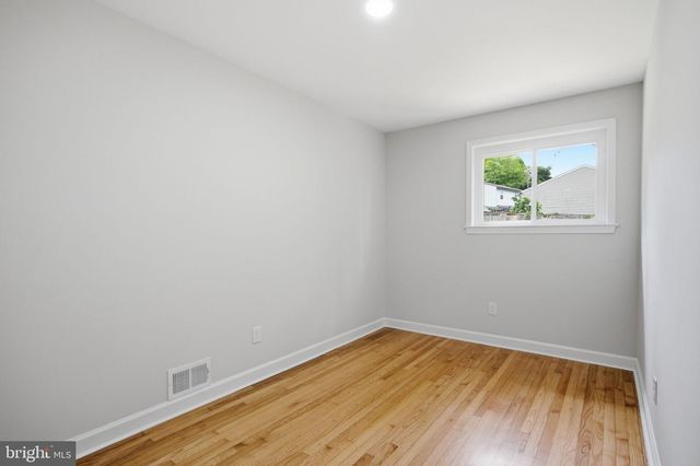 6615 VALLEY PARK RD, Capitol Heights, MD 20743