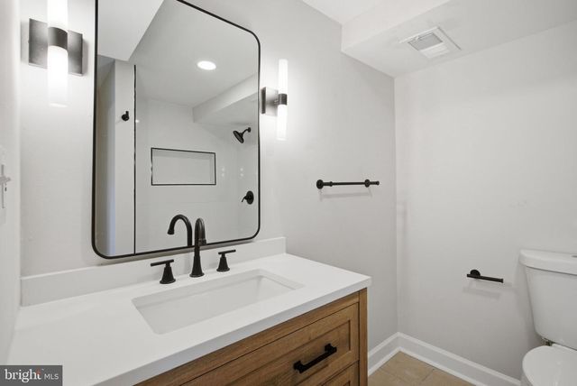 6615 VALLEY PARK RD, Capitol Heights, MD 20743