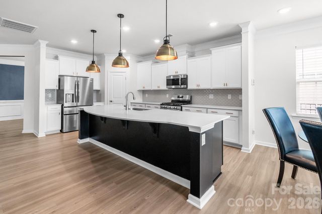 13007 Canterbury Castle Drive, Charlotte, NC 28273