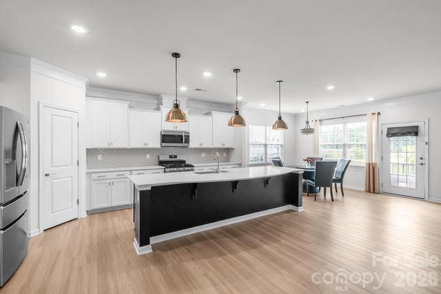 13007 Canterbury Castle Drive, Charlotte, NC 28273
