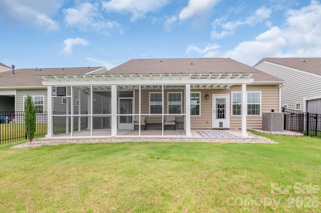 13007 Canterbury Castle Drive, Charlotte, NC 28273