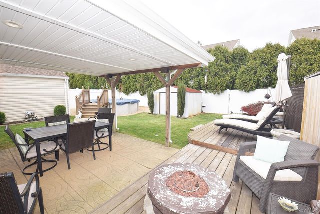 529 Lombard Street, North Babylon, NY 11703