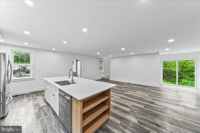 244 W SUMMIT AVE, West Grove, PA 19390