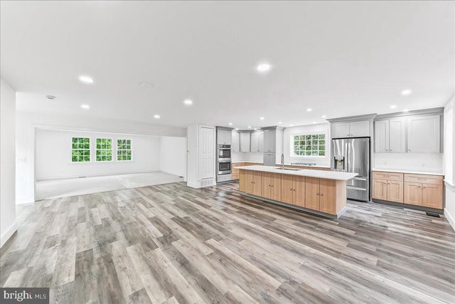 244 W SUMMIT AVE, West Grove, PA 19390