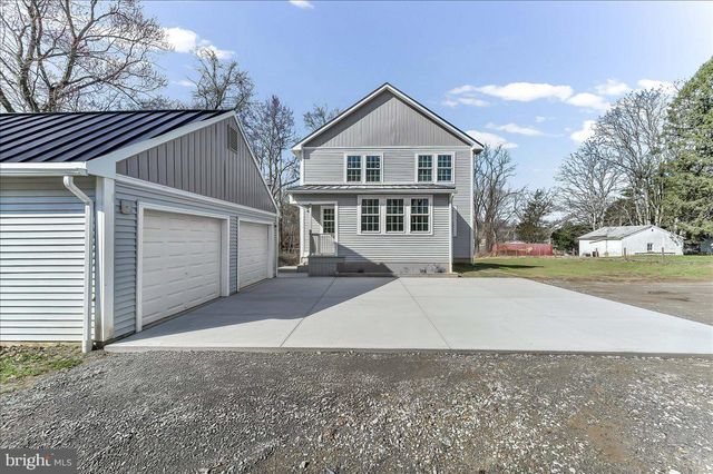 244 W SUMMIT AVE, West Grove, PA 19390