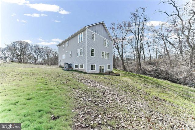 244 W SUMMIT AVE, West Grove, PA 19390