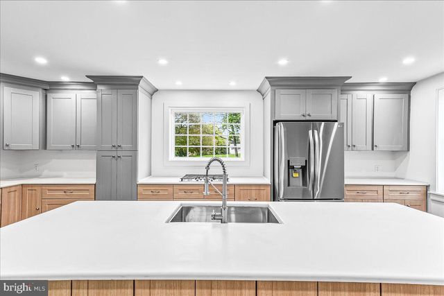 244 W SUMMIT AVE, West Grove, PA 19390