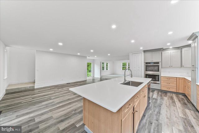 244 W SUMMIT AVE, West Grove, PA 19390