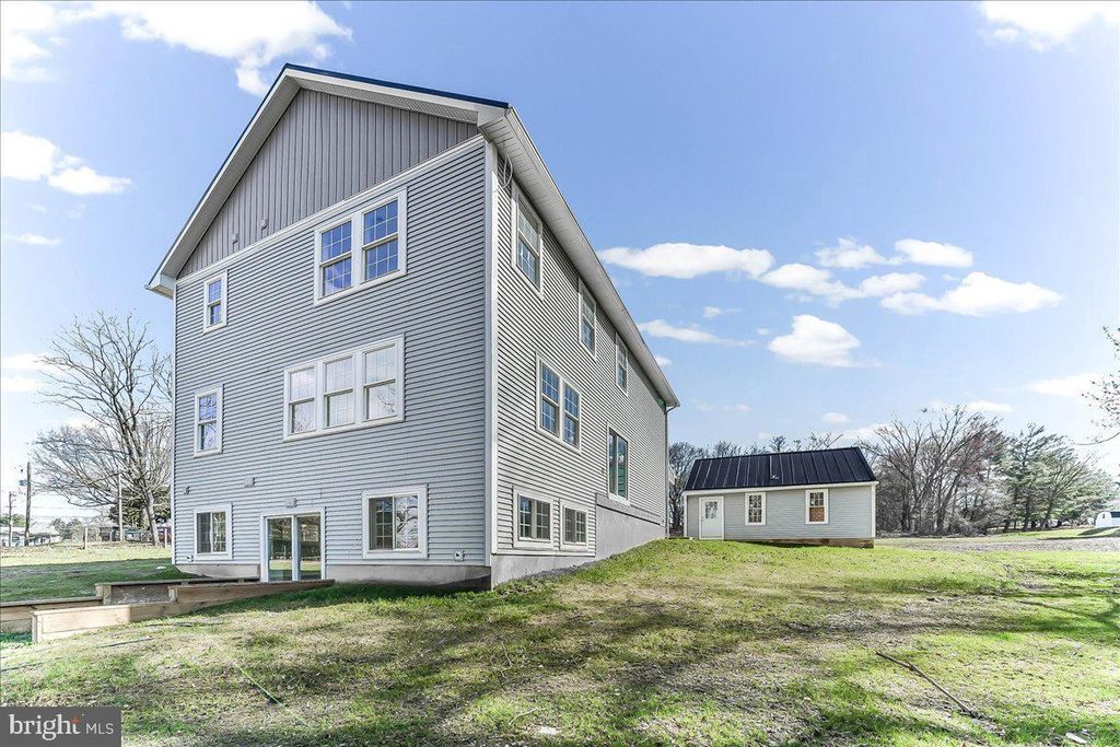 244 W SUMMIT AVE, West Grove, PA 19390