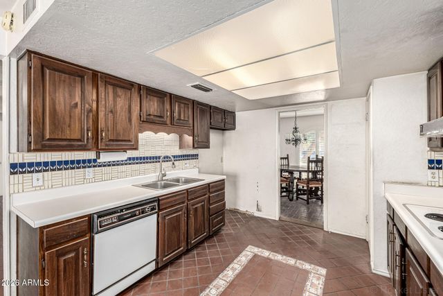 11002 N 45TH Street, Phoenix, AZ 85028