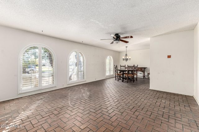 11002 N 45TH Street, Phoenix, AZ 85028