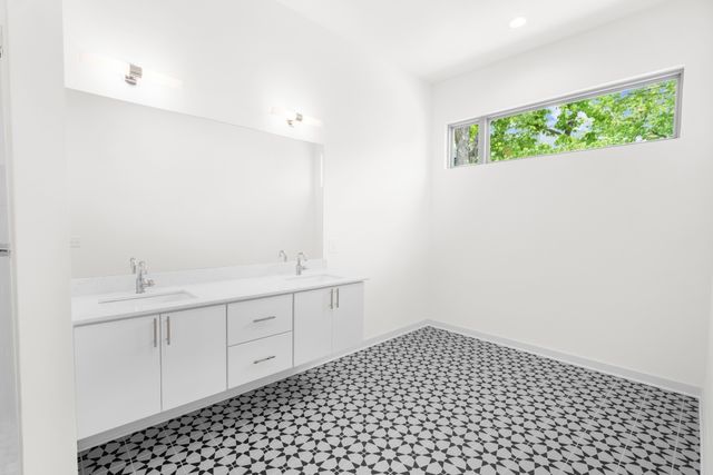 3038 Edwin Cir, Nashville, TN 37207